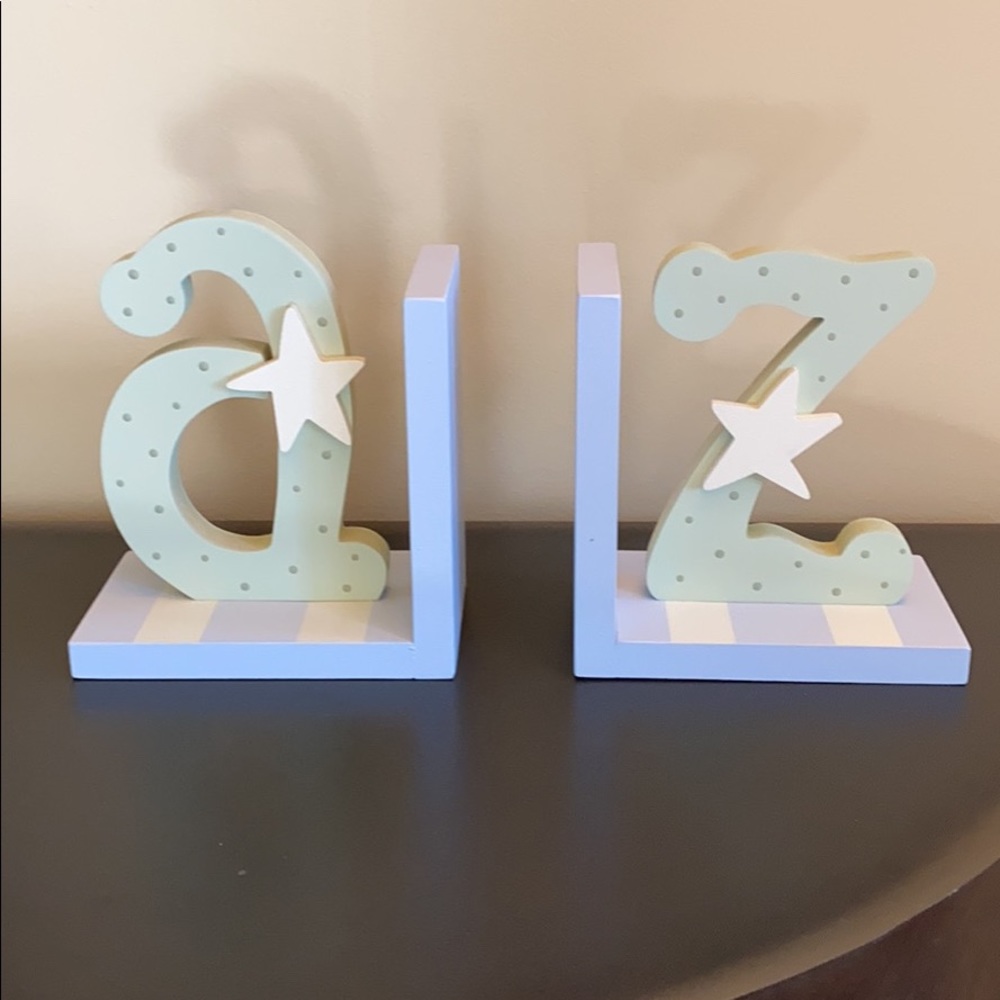 Book Ends...A/Z Excellent condition for kids room!